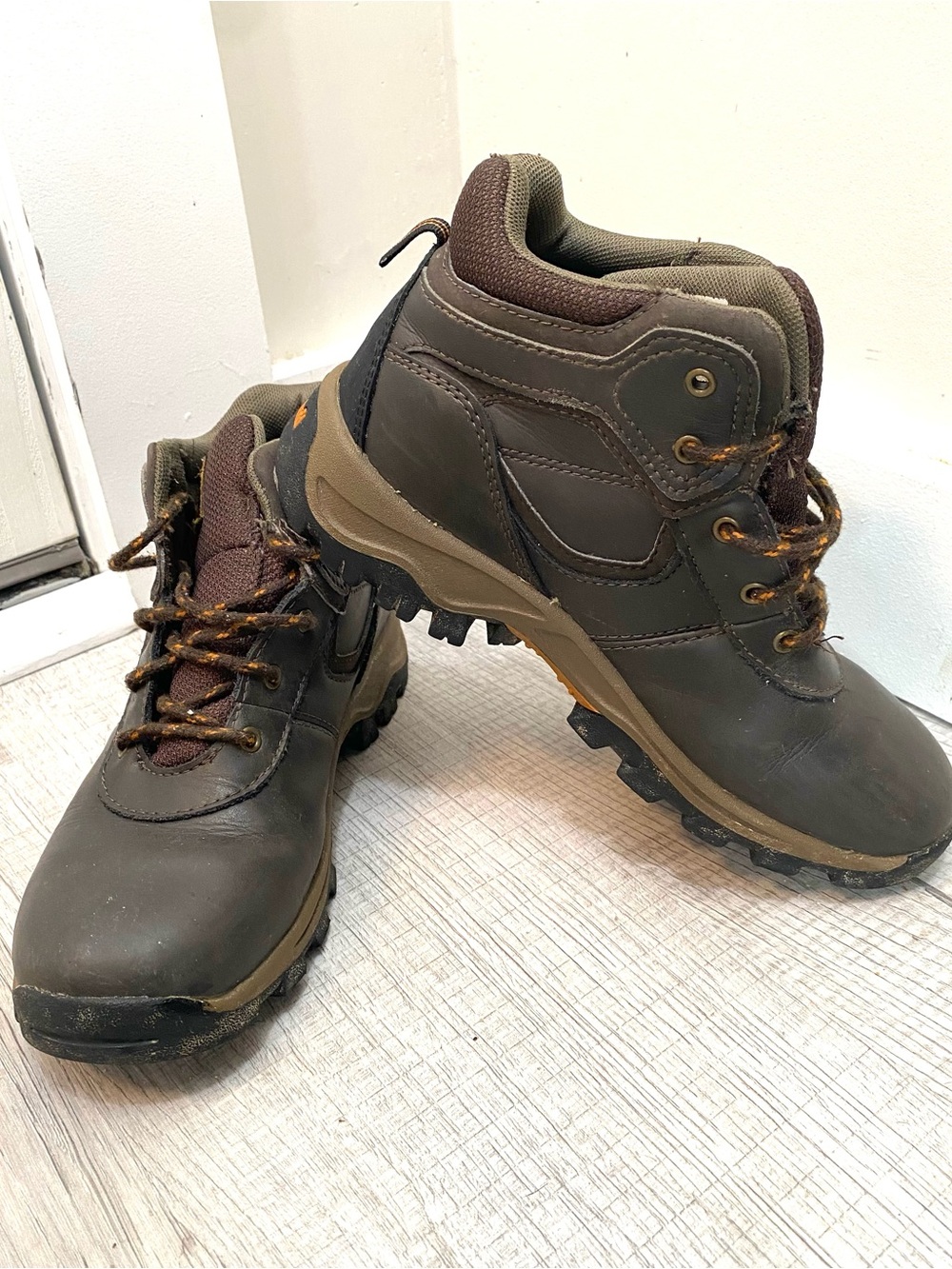 Timberland Kids' Mt. Maddsen Waterproof Hiking Boots Size Big Kid 3.5